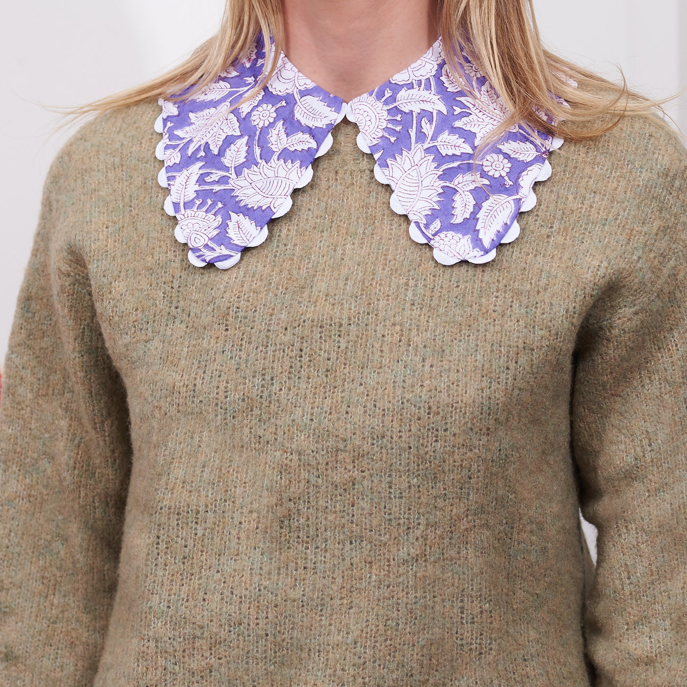 Chelsea Collar in Violet Floral