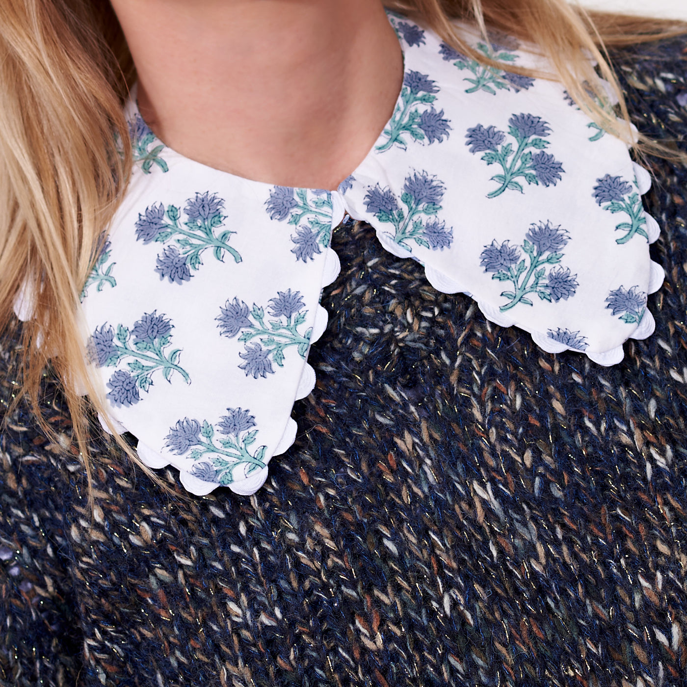 Chelsea Collar in Blue Thistle